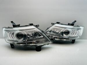 美品 割れ無 日産 SERENA セレナ C25 CC25 ハイウェイスター 後期 ヘッドライト 左右セット キセノン HID KOITO 100-24921 (F157)