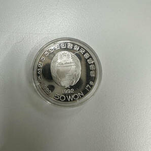 北朝鮮 銀貨 1992 金日成主席 誕生五十周年 超希少 レア 重量17.0g 50WON 999 純銀 コイン コレクター E65の画像2
