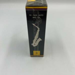 【未開封品】 Vandoren バンドーレン 10 - SAXOPHONE ALTO アルト サクソフォン リード Mi♭-E♭ トラディショナル 硬さ:3 10枚入り E183-1の画像4