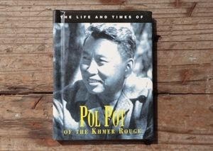 ◆ アメリカ雑貨 POL POT ポル・ポト ミニブック 10.8cm×8.4cm/洋書 古本 インテリア カンボジア 独裁者 政治家