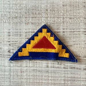 【5.2㎝×10.0㎝】US 7th ARMY 刺繍ワッペン■ビンテージ オールド アメリカ古着 雑貨 パッチ 三角形 ミリタリー 米軍