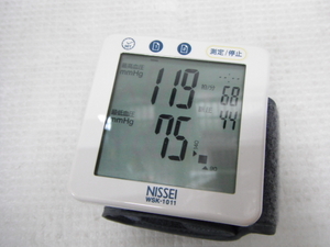 NISSEI 日本精密測器 デジタル血圧計 WSK-1011 手首式 動作確認済 定形外郵便全国一律300円 S1-A