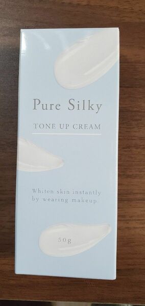 新品　未開封　ピュアシルキー トーンアップクリーム化粧下地　Pure Silky