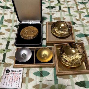 金銀メッキ盃とメダル