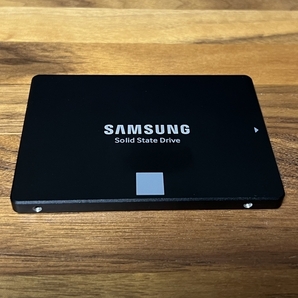 Samsung 850 EVO 2.5inch SSD 250GB 電源投入回数1450回 使用時間32412時間 正常96%判定 本体のみの画像1