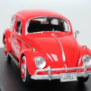 【アウトレット】MOTOR CITY 1/24 コカ・コーラ フォルクスワーゲン ビートル ボトルケース2個付き Volkswagen Beetle COCA-COLA 424067の画像5