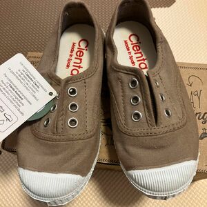 Cienta シエンタ　スニーカー　スリッポン　キッズ　ベージュ　beige