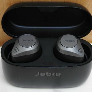 1円〜 中古 Jabra Elite 85t グレー 完全ワイヤレスイヤホン ワイヤレス充電対応の画像1