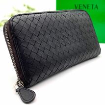 美品 BOTTEGA VENETA ブラック ラウンドファスナー イントレチャート ブラウン 系 ジッピーウォレット ボッテガヴェネタ 定番_画像1