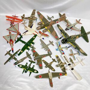 戦闘機 飛行機 軍用機 航空機 プラモデル 組み立て済み 完成品 まとめて 20機以上 セット 大量 破損有 ジャンク メーカー不明