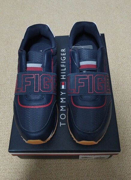 ラスト一足！新品！TOMMY HILFIGER トミーヒルフィガー●スニーカー靴シューズ（紺ネイビー）JAXON