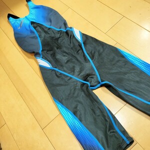 Mサイズ　競泳水着 SPEEDO ハーフスパッツ　アクアブレード