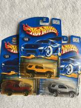 ミニカー　ホットウィール　いすゞ ビークロス 3色セット　未使用未開封　HOTWHEELS _画像1