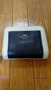 COACH 二つ折財布