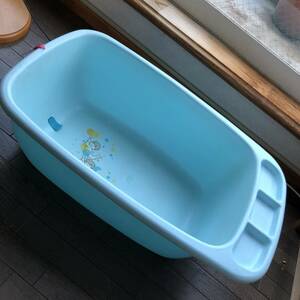 [ taking over personal delivery possibility ] Showa Retro / baby bath / newborn baby /../ plug attaching / childcare 