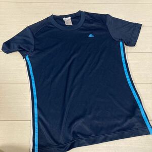 adidas スポーツTシャツ