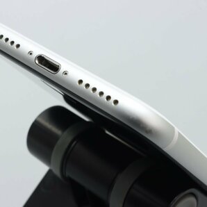 Apple iPhoneSE 128GB (第2世代) White A2296 MXD12J/A バッテリ77% ■SIMフリー★Joshin8536【1円開始・送料無料】の画像6