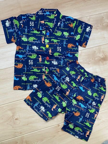 新品　サイズ100★恐竜パジャマ　半袖シャツ