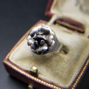 .. flower flower motif black onyx kaboshon925 silver Vintage ring silver skill ring solid petal Y14-H