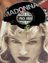 Madonnamadonna MADONNA マドンナ The GirLie Show マドンナガーリーショー 未発表ライブCD付 大型ムック本 同朋舎出版 1994年8月10日 初版_画像3