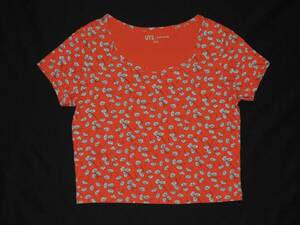 ☆PAUL&JOEの花プリントいっぱいショート丈赤系半袖Tシャツ☆Lサイズ☆UT☆