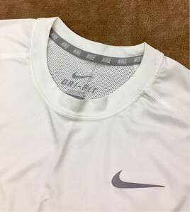 NIKE【ナイキ】半袖Ｔシャツ★Sサイズ★白系★アンダーシャツ★スポーツウェア★DRI-FIT★伸縮性　高