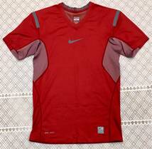 NIKE PRO【ナイキ プロ】半袖Ｔシャツ★Vネック★アンダーシャツ★スポーツウェア★DRI-FIT★Mサイズ★レッド系★伸縮性　高_画像2