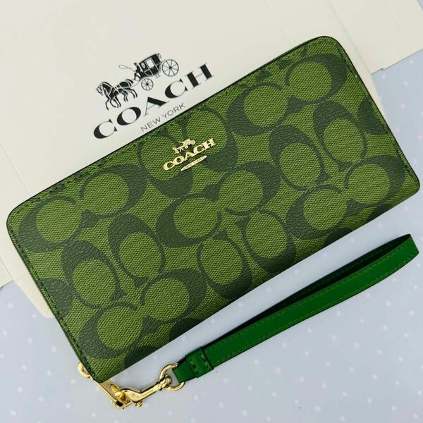 COACH コーチ 長財布　レディースのグーリン色新品財布