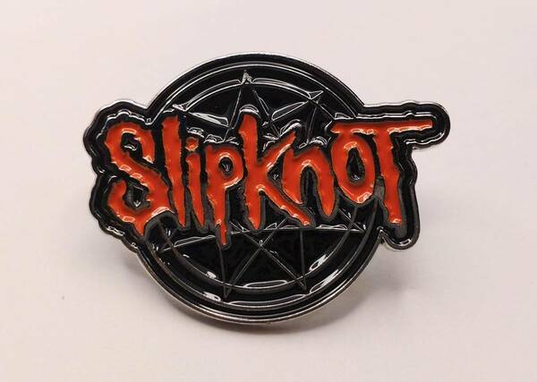 送料無料　スリップノット　ピンブローチ　ピンズ　バッジ 　SLIPKNOT　アメリカン雑貨　スマアク