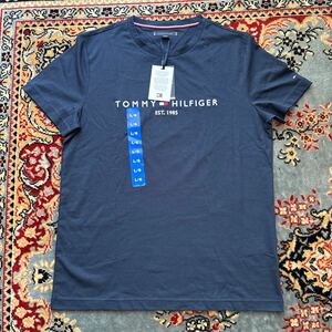 TOMMY HILFIGER トミーヒルフィガーメンズTシャツ Lサイズ　ネイビー　新品未使用タグ付き試着のみロゴTシャツ 