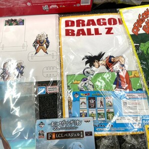 E325 アニメ キャラクター 大量 まとめ売り フィギュア ミニフィギュア 他 ドラゴンボール エヴァンゲリオン 進撃の巨人 他 の画像6