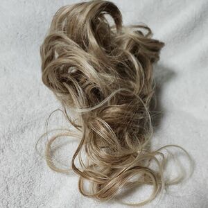 【新品･未使用】 ヘアアクセサリー ヘアクリップ ウイッグ まとめ髪 盛り髪 パーティーヘア 簡単まとめ髪