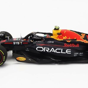 Minichamps 1/18 2022年シンガポールGP 優勝モデル オラクル レッドブル レーシング RED BULL - F1 RB18 TEAM ORACLE RED BULL RACINGの画像3