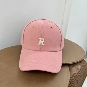 大人気　新品　キャップ　帽子　安い　Ｒイニシャル　旅行　スポーツ観戦　オシャレ　薄ピンク　韓国　飾り帽子