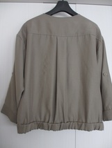 LOWRYS FARMローリーズファームカーキライダースデザインジャケット薄手袖ロールアップ裾にゴム入り左右にポケット付き８分袖Ｌサイズ_画像4
