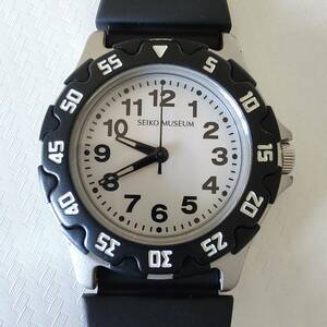 ◆SEIKO MUSEUM　クオーツ腕時計　白色文字盤　[Y121-AR50]