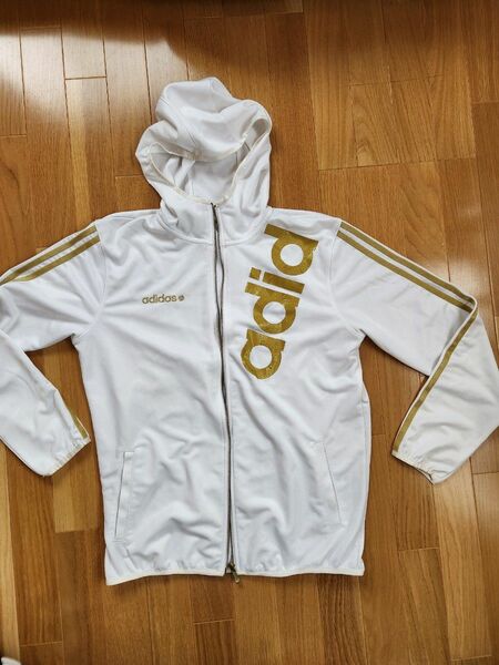 adidas　パーカー　Lサイズ