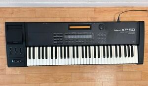 ローランド　Roland XP-50 電子ピアノ　シンセサイザー　キーボード　音楽機材 サイズ約:縦34.5cm 横101.5cm 幅10cm ジャンク品　現状販売