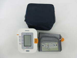 中古 OMRON 自動血圧計 オムロン 上腕式血圧計 HEM-7011 ※通電のみ確認 ／O