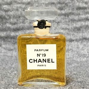 G4D258◆新古品◆ シャネル CHANEL NO19 パルファム ミニ香水 14mlの画像2