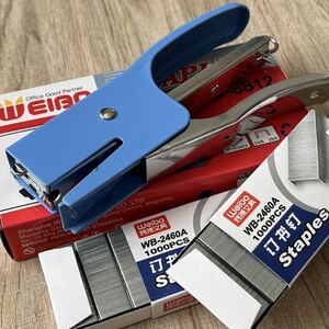 【新品】　WEIBO STAPLER ハンド ブルー 青 水色 針付き