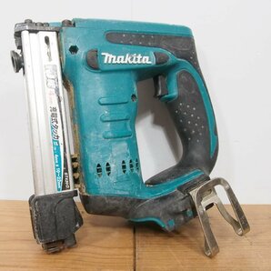 ☆【1W0405-2】 makita マキタ 充電式タッカ ST420D 14.4V 電動工具 ジャンクの画像1