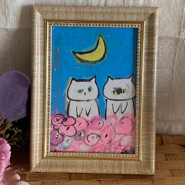 絵画。原画手描【月光の下でピンクの庭でデートしている2匹の猫】