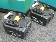 (J3-80)　Makita充電器xDC18RAｘ2・DC18RCｘ1　計3台　バッテリー14.4Ｖx2個　ジャンク扱い　まとめて_画像5