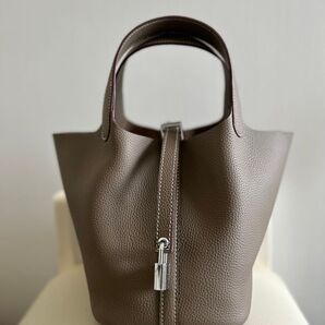 高品質 本革 牛革 バケツ キューブバッグ ハンドバッグ ロック キャメル おでかけ お散歩 お買い物 トープ シルバー 金具