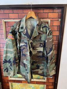 ミリタリージャケット ARMY フィールド 米軍実物 迷彩 ウッドランド カモ柄 サイズL ビックサイズ　アメリカ古着　