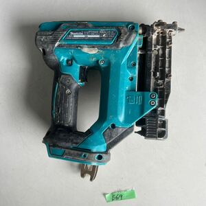 E69 60サイズ発送　中古　現状品　マキタ makita 充電式ピンタッカ 14.4V 本体のみ PT352D 電動工具 　動作未確認