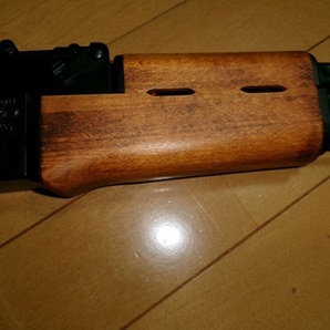 マルイ  AK４７ 次世代電動ガン MULE木製ハンドガード＆ストックの画像4