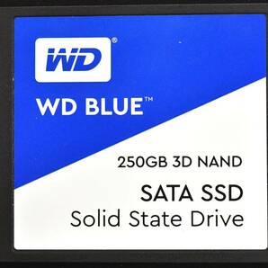 1円スタート Western Digital WD Blue 3D WDS250G2B0A (250GB) SATA SSD 2.5' 7mm CristalDiscinfo 正常(97%) 使用時間:3978H (管:SAS00の画像1