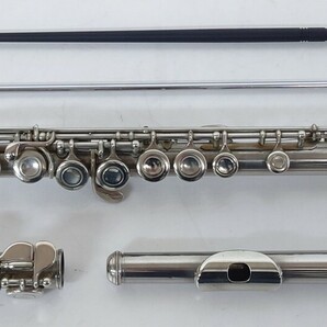 【R1-440】 YAMAHA フルート YFL 211 ヤマハ Flute 管楽器 音楽 吹奏楽 演奏 日本製 ハードケース ハードケース フルート入門書付 「K462」の画像3